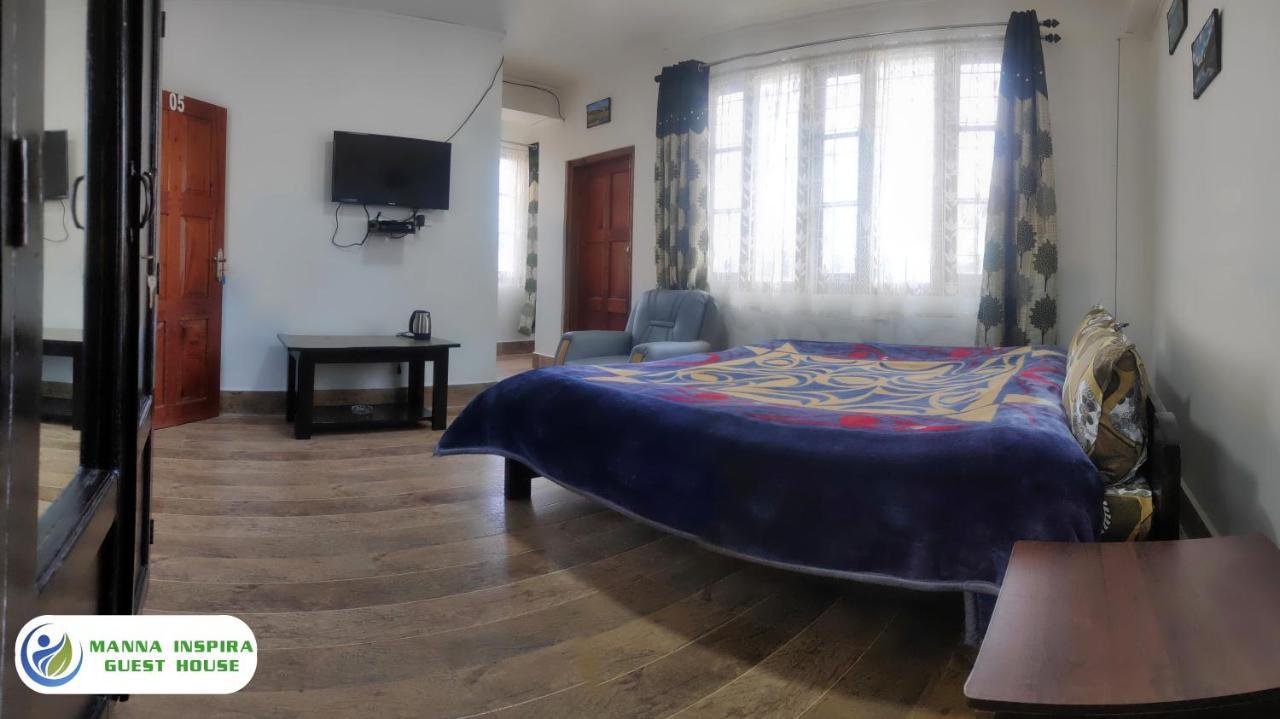 Manna Inspira Hotel Шилонг Екстериор снимка